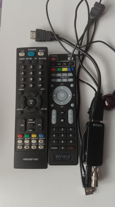 Mini dekoder DVB-T wiwa Plus osprzęt i pilot, podstawka pod tv LG 42LH20