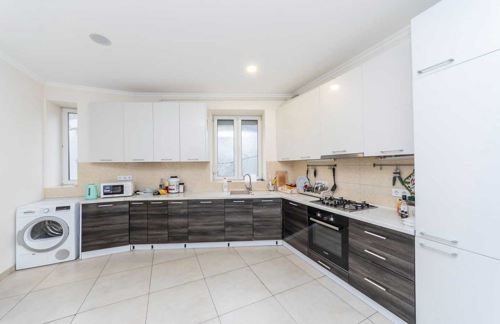 5 кімнатна квартира на Ярославовому Валу 11 Центр міста. Золоті ворота