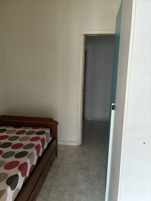 Quarto mobilado | Ambiente tranquilo | Moita | Disponível já