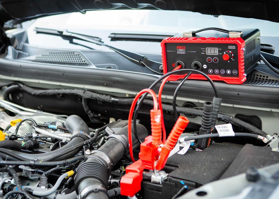 prostownik inwertorowy z rozruchem 180a 12/24v ładowarka 30a rtpi0167