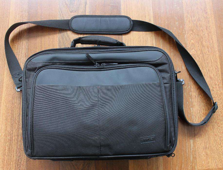 Mala para portátil 15" Staples