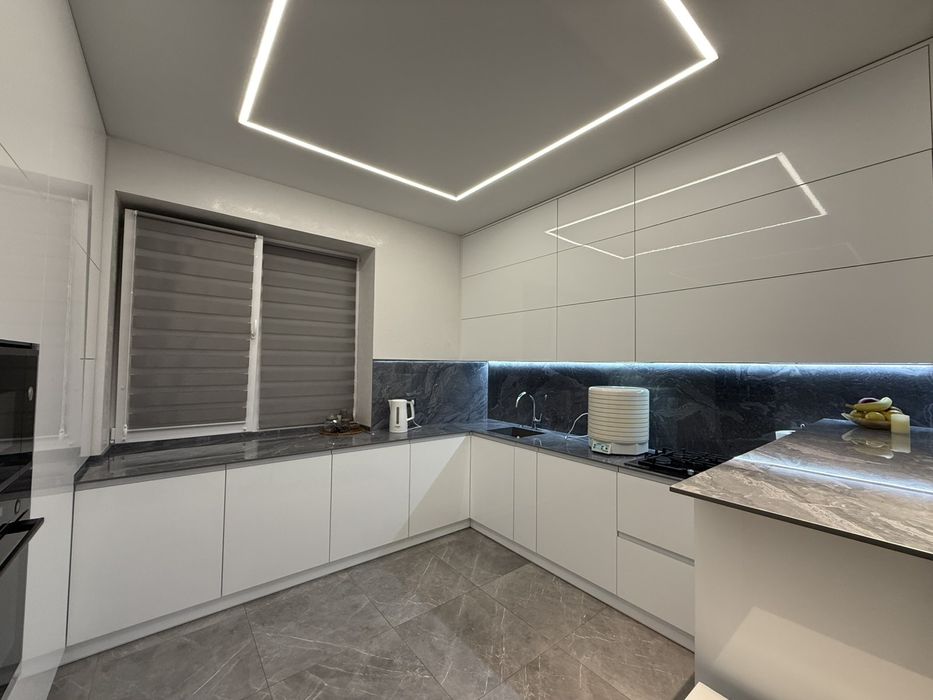 Здається чудовий 3 кімнатний Будинок на Весняному.