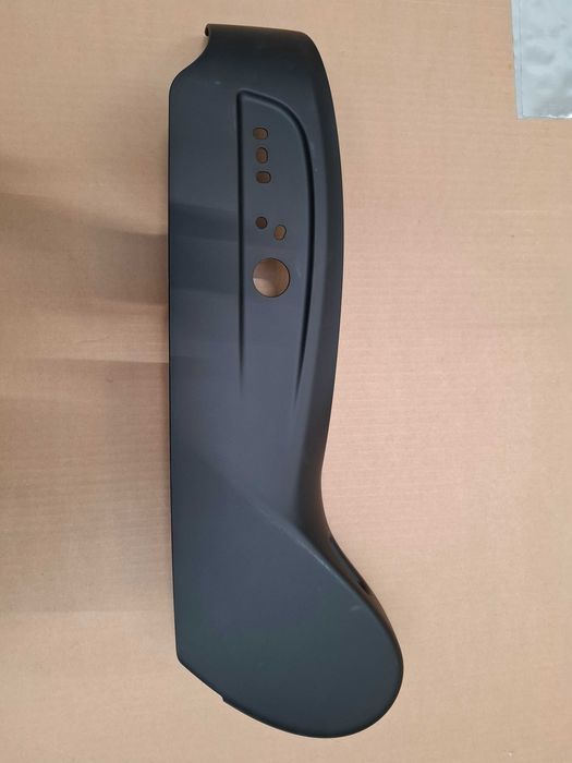 Tesla Model 3 obudowa fotela