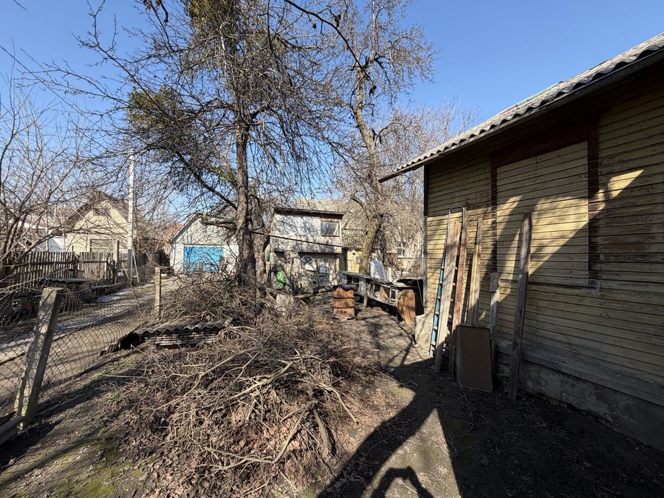 Продам ділянку правильноі форми в центральній частині м.Буча.