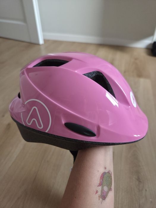 Nowy kask rowerowy dla dziewczynki