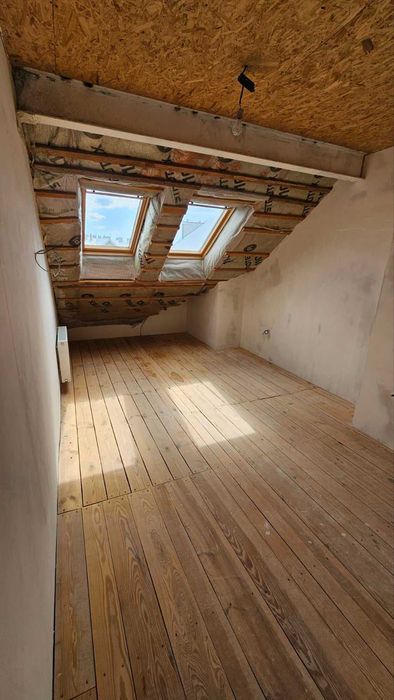 2 к. квартира 85 кв.м. під чистову, розводки, газ. Поряд озеро.