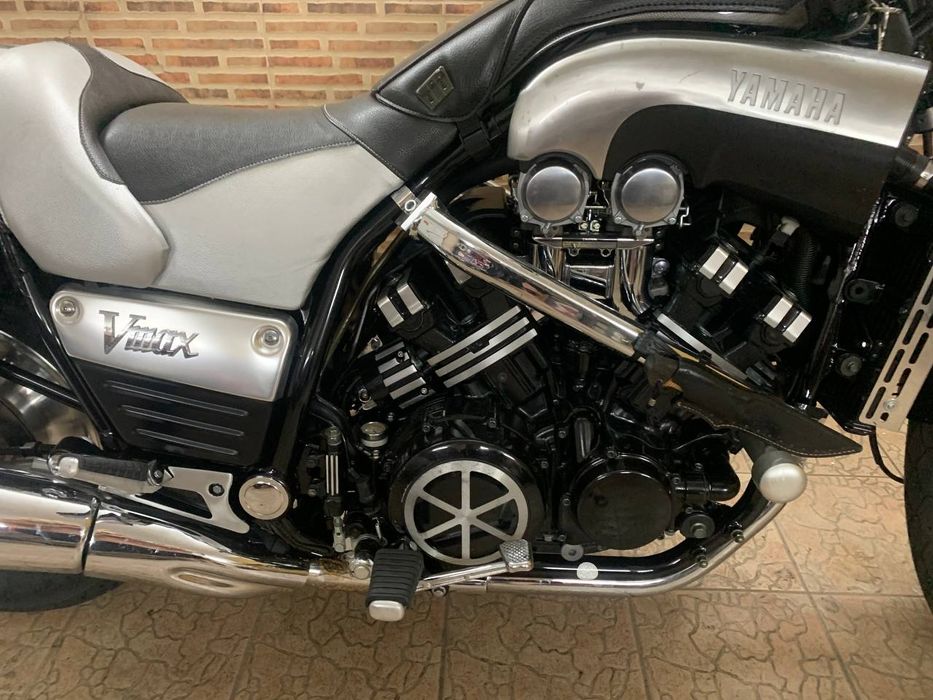Мотоцикл Yamaha vmax 1.2