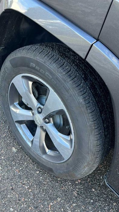 Jeep Cherokee Limited 2019 року в обвісі Overland з повним приводом