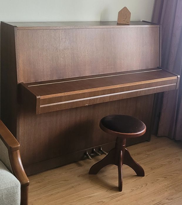 Pianino Weinbach plus stołek