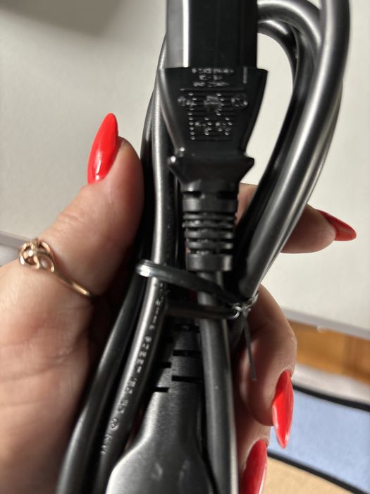 Kabel zasilajacy z wtyczką