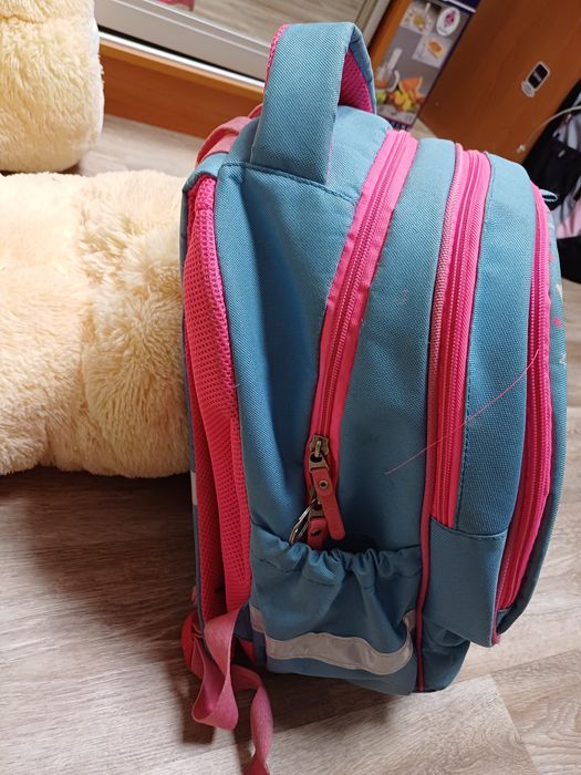 Продам рюкзак для девочки