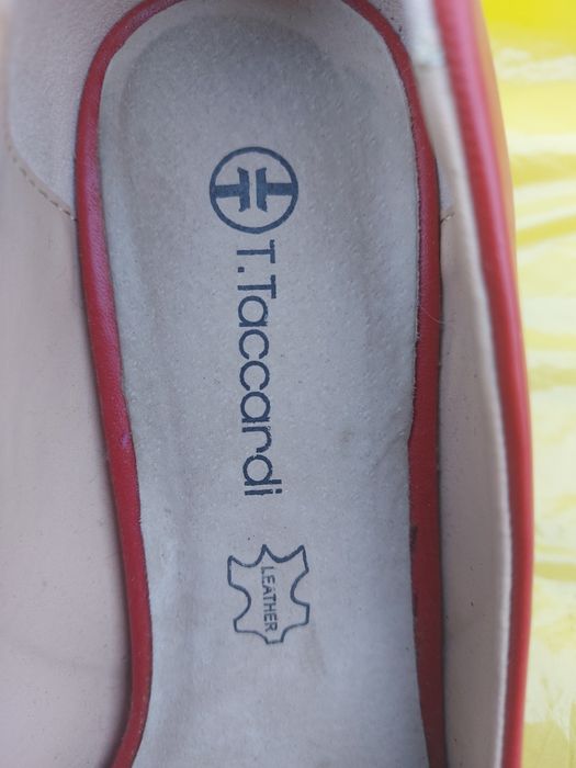Buty szpilki damskie czerwone rozmiar 37 firma T.Taccardi