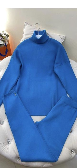 Жіночий костюм з брюками