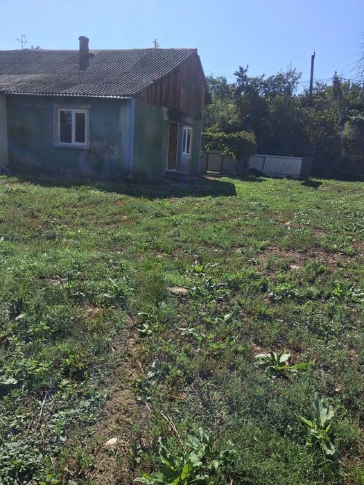 Частина будинку в м.Чнрнівці вул Кармелюка біля Нововінницької
