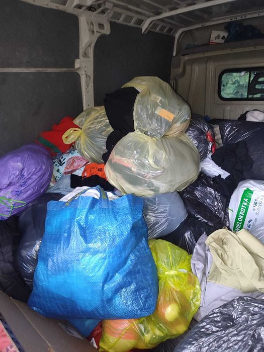 Odzież używaną -niesort zbierany tylko w Warszawie. Dostawa gratis.