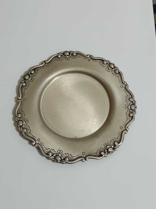 Prato decorativo em estanho