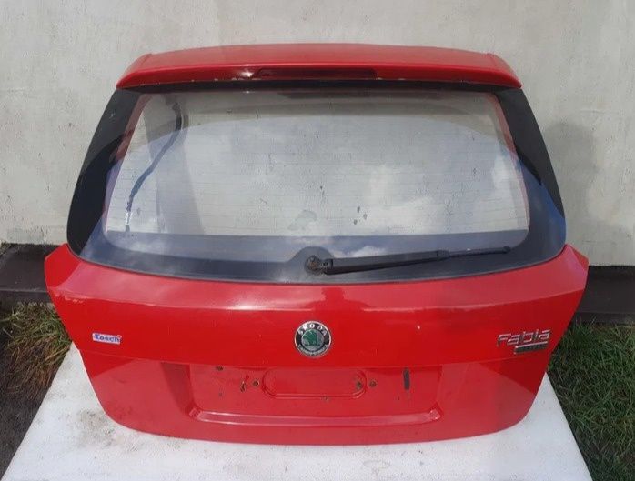 Ляда Skoda Fabia 2 НАЯВНІСТЬ Універсал Крышка багажника Skoda Fabia 2 универсал в зборе