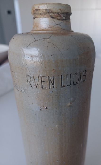 Garrafa em grés vidrado, Erven Lucas