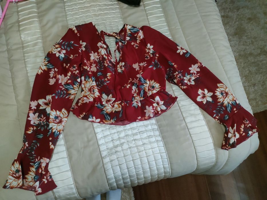 Blusa de flores nova