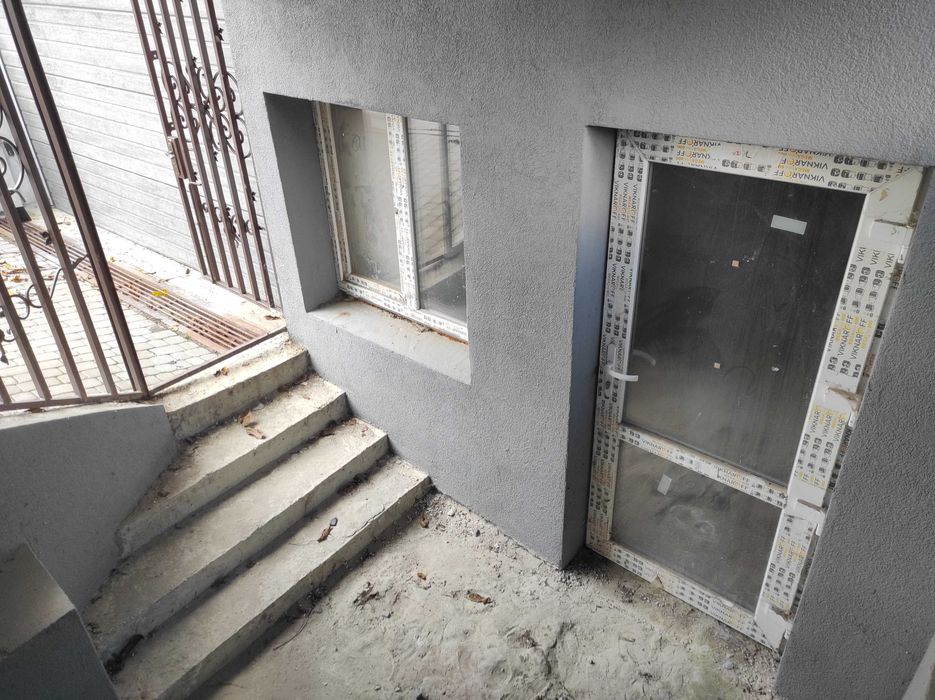 Продам,або здам в оренду.Приміщення 33м2 на Під Голоском 8 - Кругла 5а