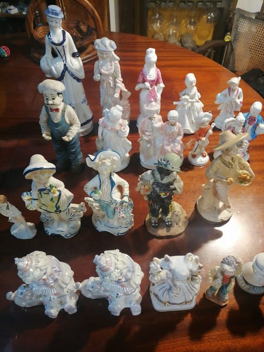 20 Bonecos de Porcelana