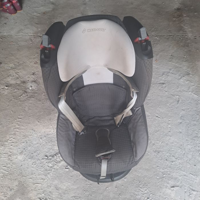 Fotelik maxi-cosi.