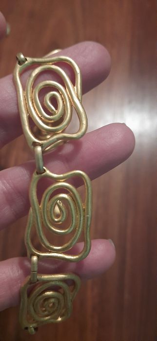 Colar gargantilha choker dourado escovado