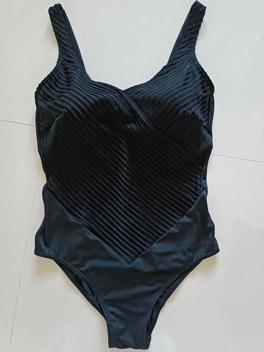 Стройнящий моделирующий купальник р-52-54