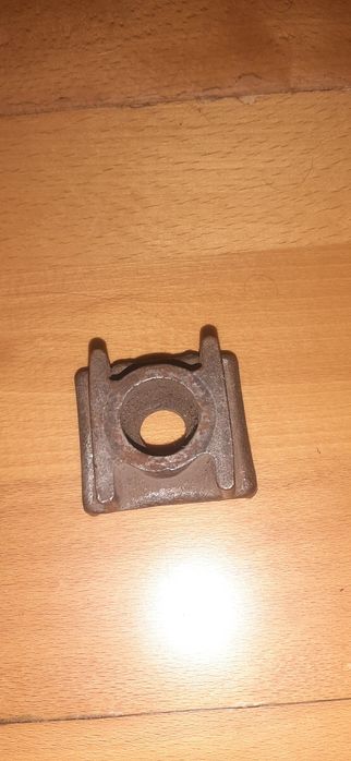 Перехідник на задню вилку мопеду карпати, верховина на задні гальма .