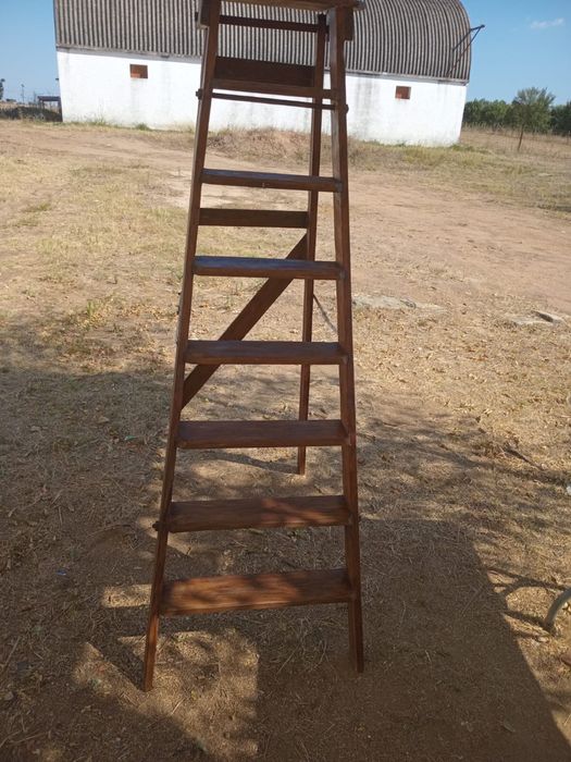 Escadotes madeira maciça