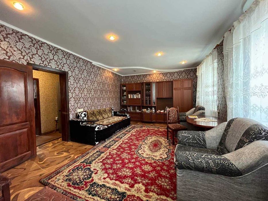 Обмін/ Продаж будинку з гаражем Площа Визволення