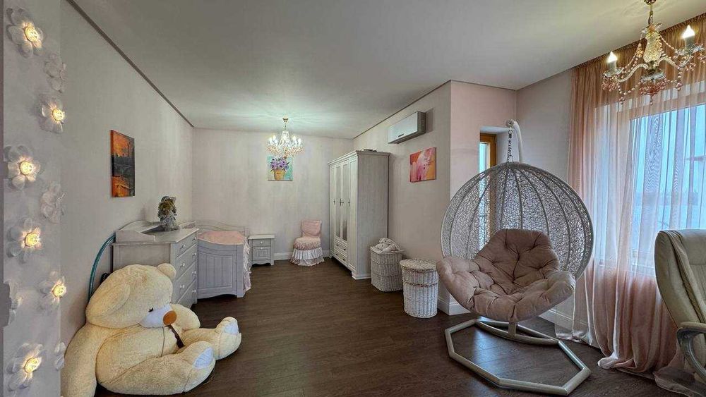 Продаємо сучасний будинок Еліт-класу на Цементників