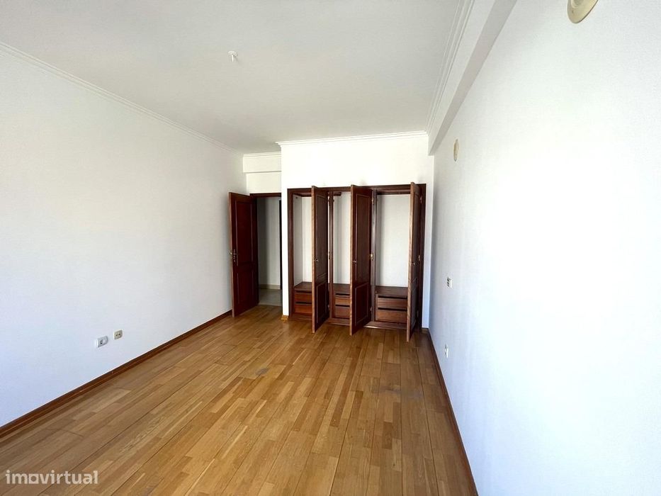 Apartamento T3 com amplas áreas no Seixal