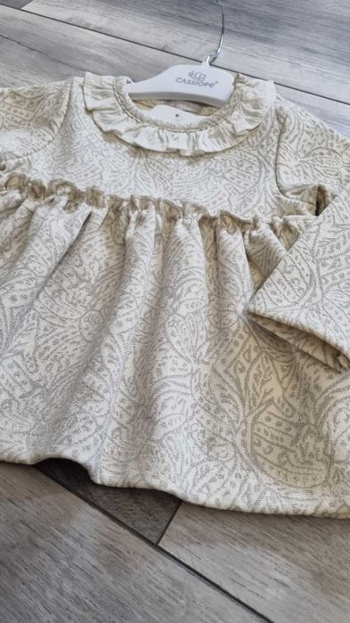 Святкова кремова сукня на дівчинку