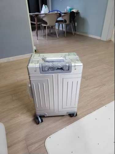 Walizka na kółkach ze stopu aluminium kolory rozmiar 28"