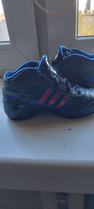 Buty adidas NBA dla chłopca
