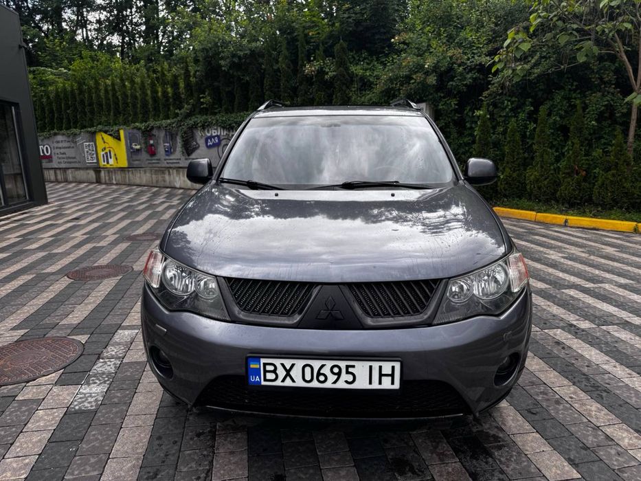 Mitsubishi Outlander XL