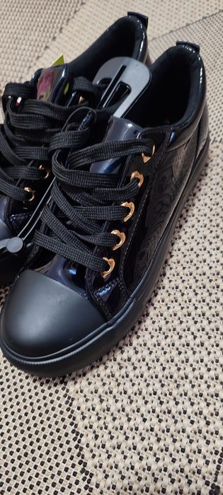 Нові Кеди лакові!