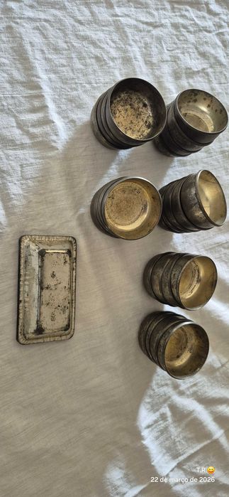 Very Old Cupcake Molds447048239568005121