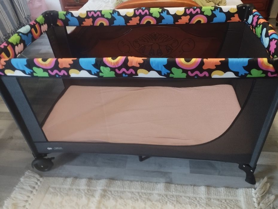 Berço dobrável com colchão pouco usado