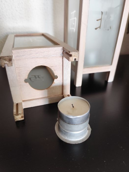 Duas lanternas orientais