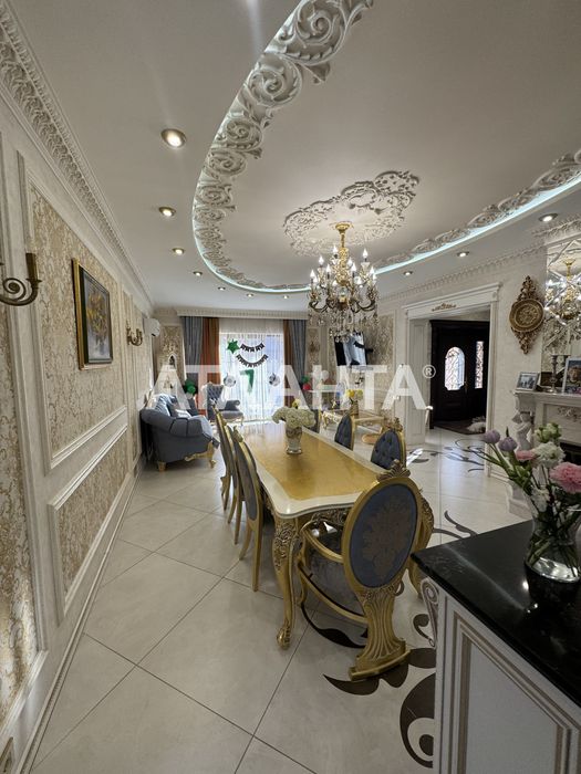 Елітний будинок у Совіньйоні —  життя преміум-класу