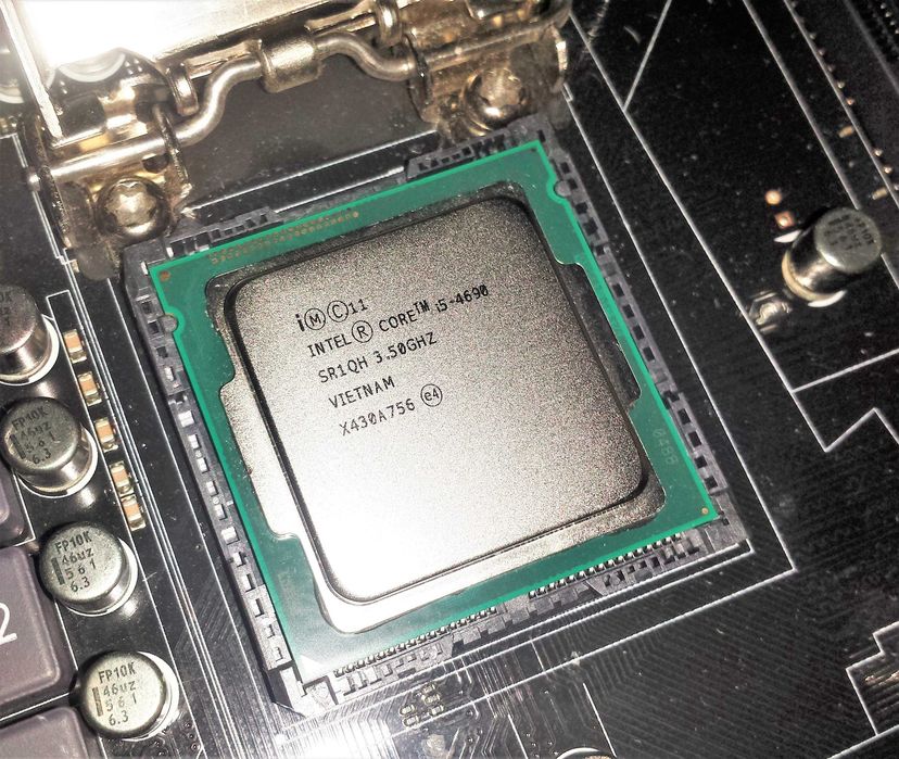 Intel i5-4690 (3.5 Ghz) - Processador (CPU) - Socket (LGA) 1150 (6)