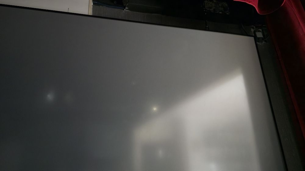 Ecrã de Projeção Laser
