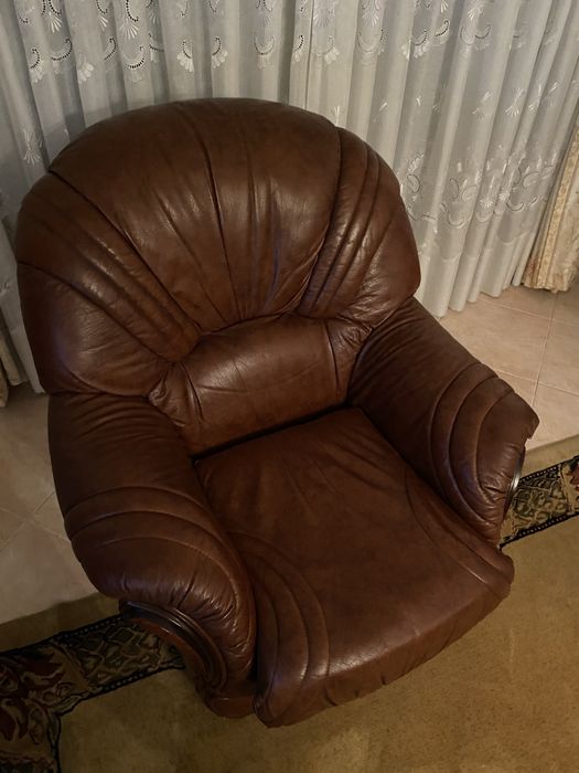 1 Sofá grande e 2 poltronas excelente estado