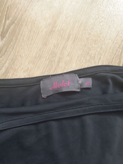 Sukienka na jedno ramię
