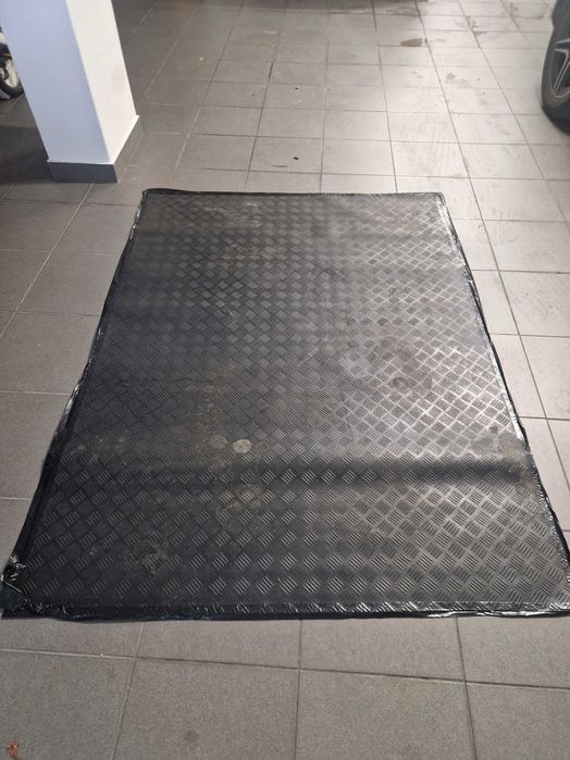 Baixa de preço!!!Tapetes garagem em borracha,  anti derrapante