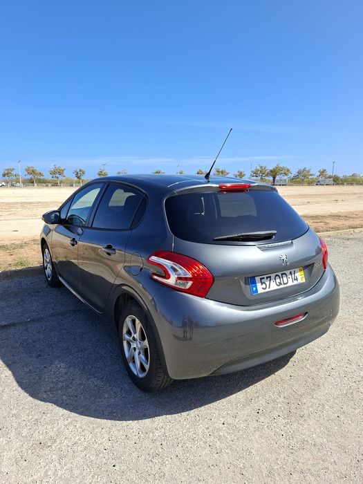Peugeot 208 1.4 HDI — photo 4