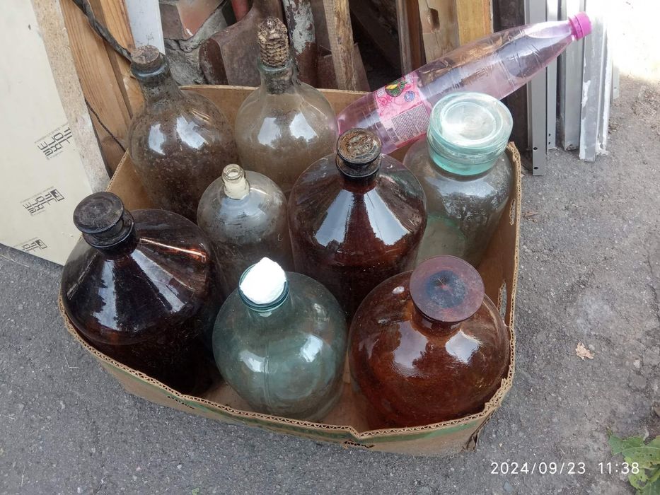 Бутыль(сулия) для вина.