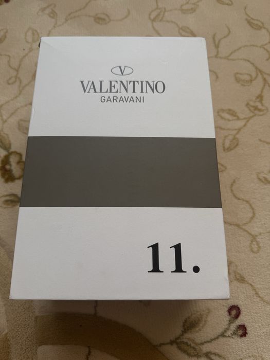 Кросівки Valentino